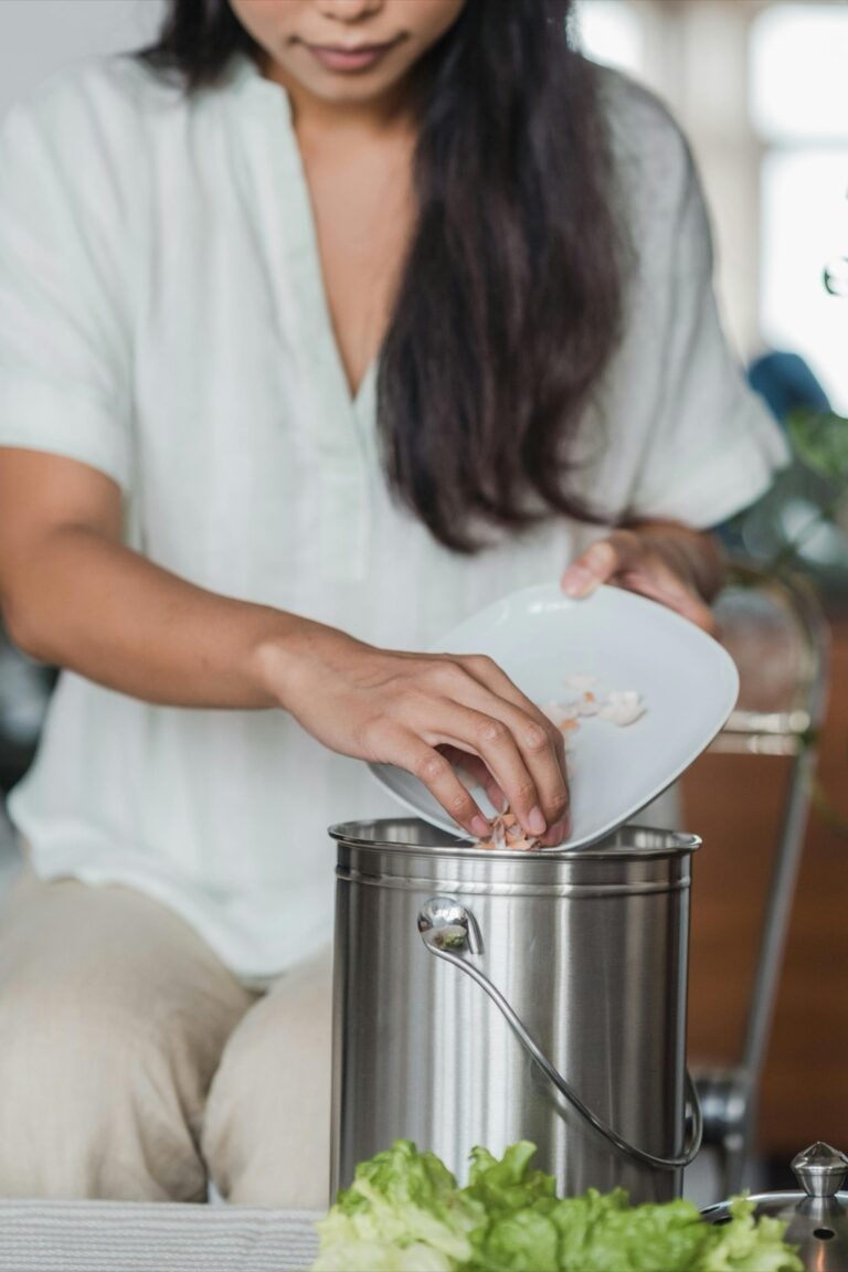 7 Composting Solutions for Tiny Homes: Maximize Every Inch