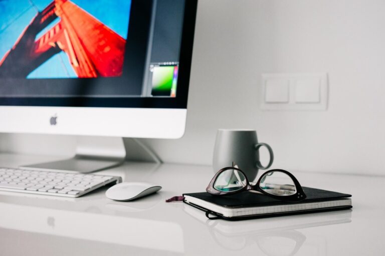 7 Best Ideas for Tiny Home Living and Mobile Workspaces That Maximize Every Inch