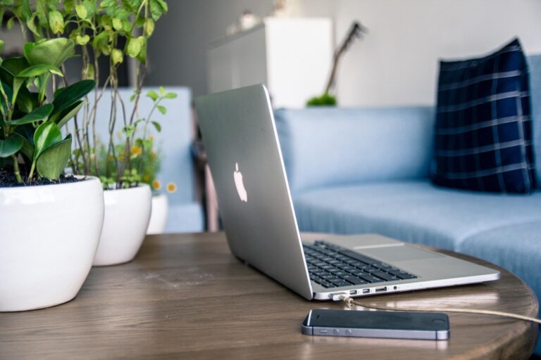 7 Ways to Use Mesh Networks in Tiny Living That Enable Freedom