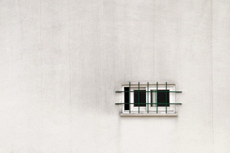 7 Essential Winter Items for Minimalist Living That Serve Multiple Needs