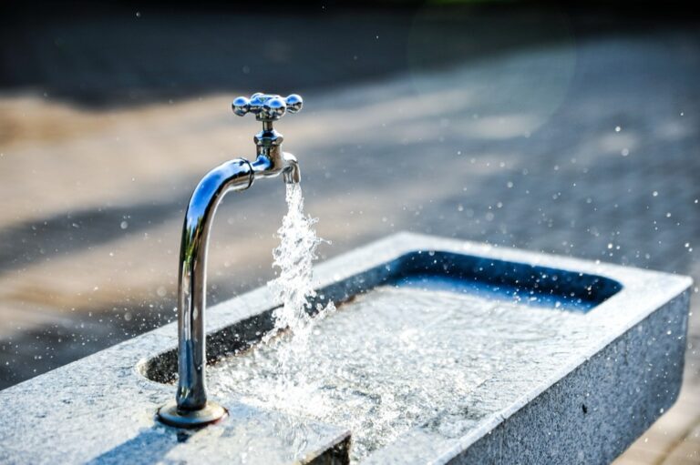 7 Pros and Cons of Reverse Osmosis for Tiny Homes That Support Self-Reliance