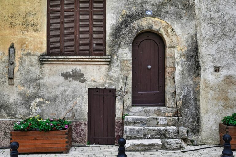 5 Best Magnetic Screen Doors for Easy Installation That Transform Entry