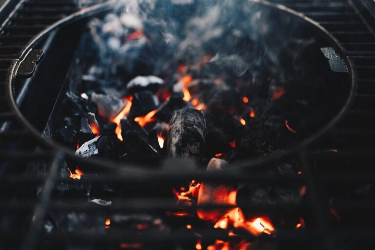 7 Outdoor Seating Ideas for Propane Fire Pits That Maximize Comfort