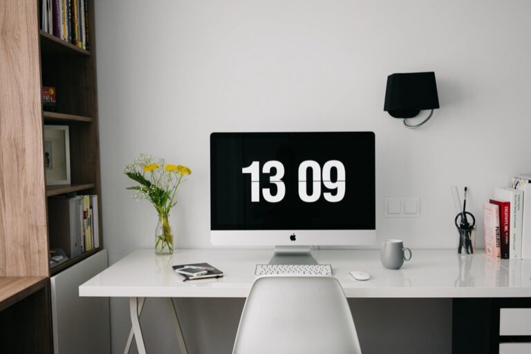 7 Steps to Navigate the Emotional Journey of Downsizing and Declutter Your Life