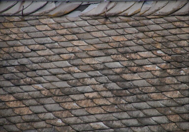 7 Ways to Optimize Roof Design for Temperature Regulation That Cut Energy Bills