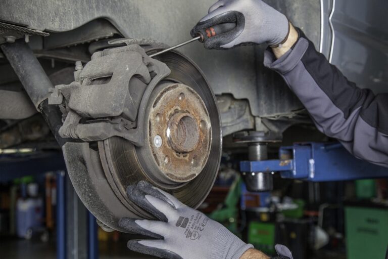 7 Mobile Brake Repair Options for RV Owners That Enable Freedom