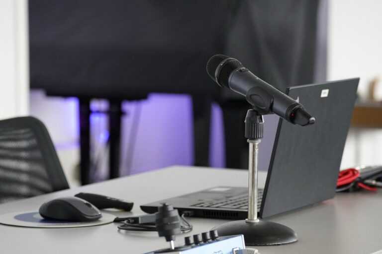 7 Tips for Organizing Your Mobile Office Efficiently That Enable Location Freedom