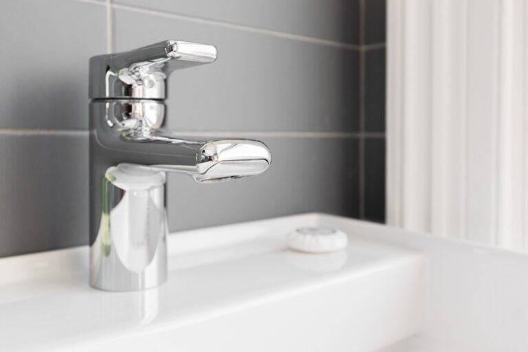 7 Ways to Maximize Hot Water in Small Spaces That Save Energy