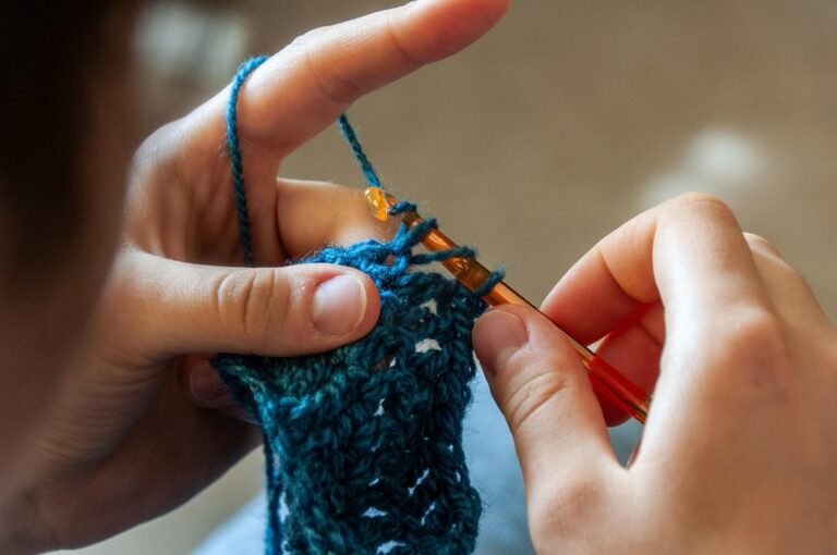 7 Ways to Enjoy Hobbies in a Small Home That Maximize Every Inch