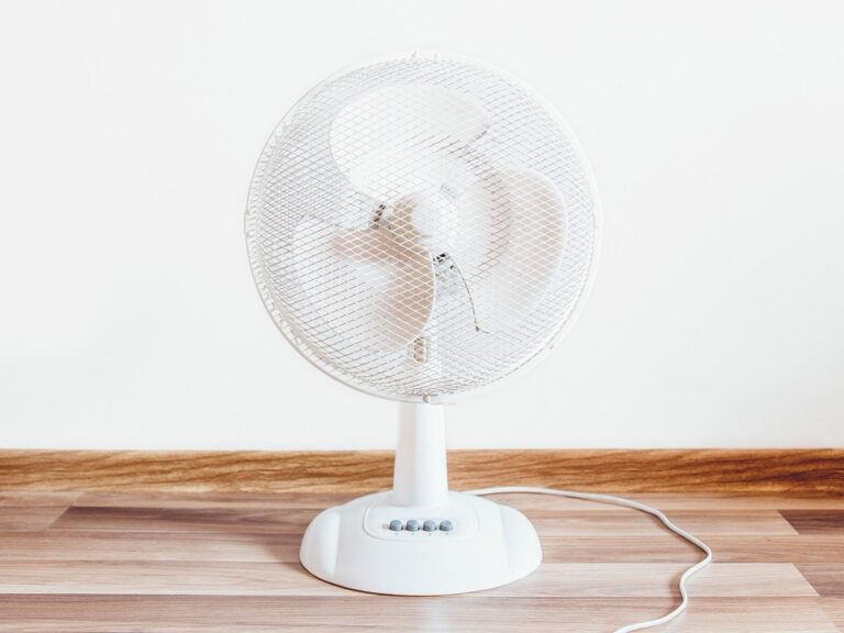 7 Best Ways to Use Window Fans for Air Circulation That Cut Costs