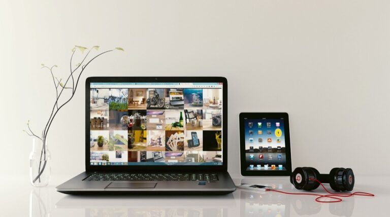 7 Versatile Display Solutions for Nomadic Lifestyles That Maximize Every Inch