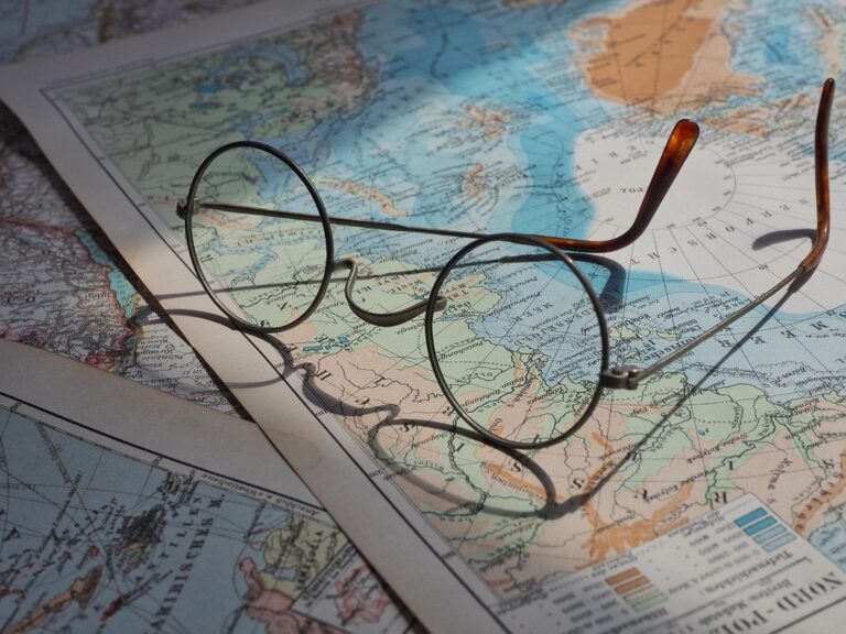 7 Best Innovative Mapping Tools for Nomadic Living That Enable Location Freedom