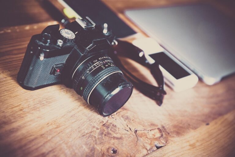 7 Essential Photography Equipment Items for Nomadic Living That Nomads Swear By