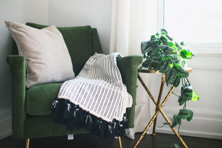 7 Curtain Placement Strategies for Maximizing Space That Feel Surprisingly Open