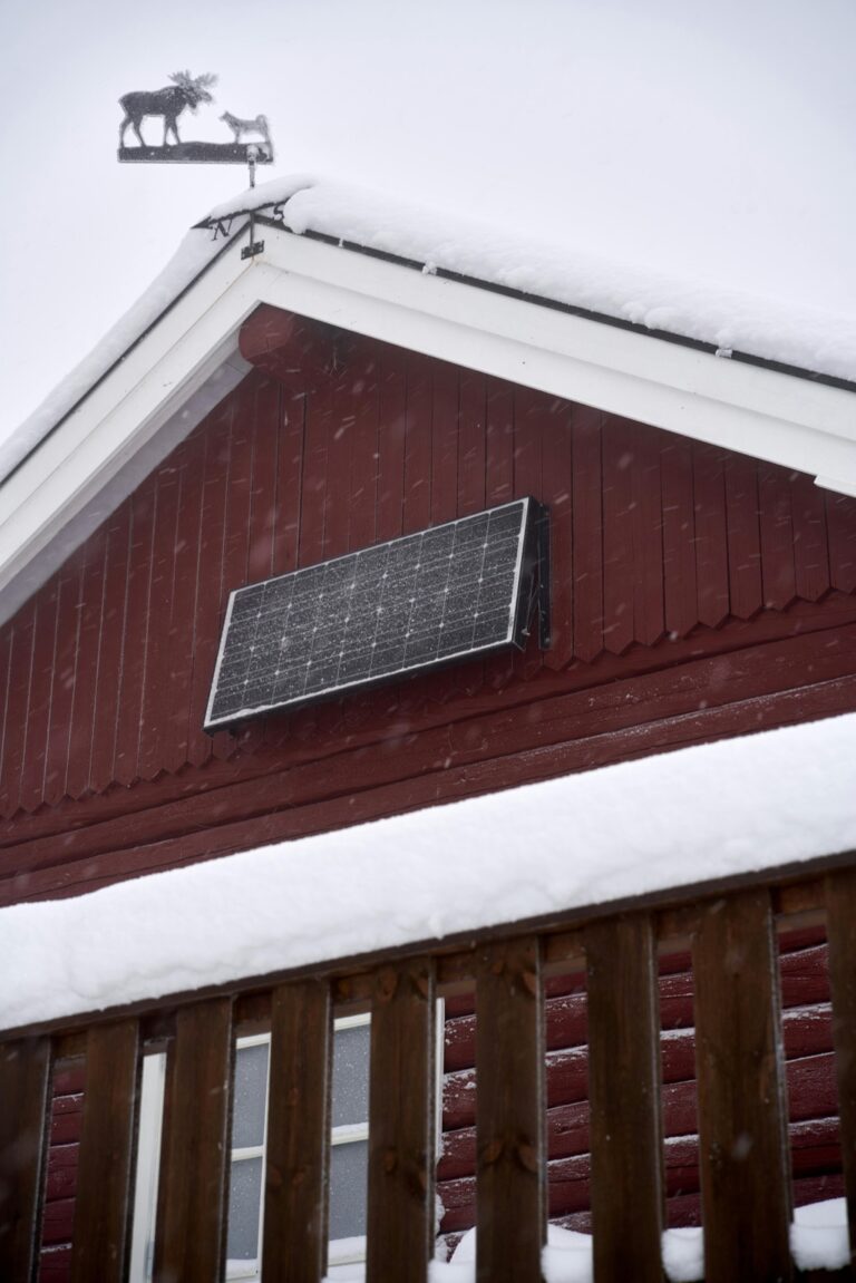 7 Ways to Optimize Energy Consumption in RV Life That Support Self-Reliance