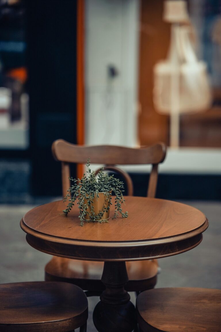 7 Ideas for Upholstering Vintage Furniture That Maximize Every Inch