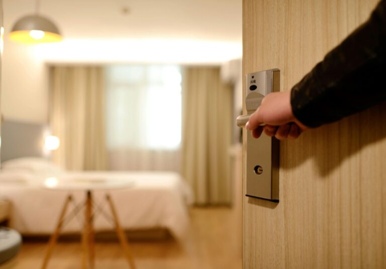 7 Steps to Create a Compelling Extended Stay Proposal That Saves Without Sacrifice