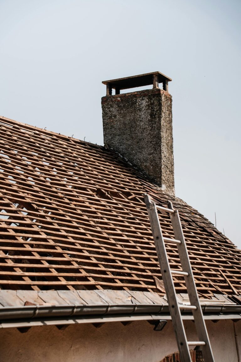7 Tips for Seasonal Window Repairs in Mobile Living That Save Money