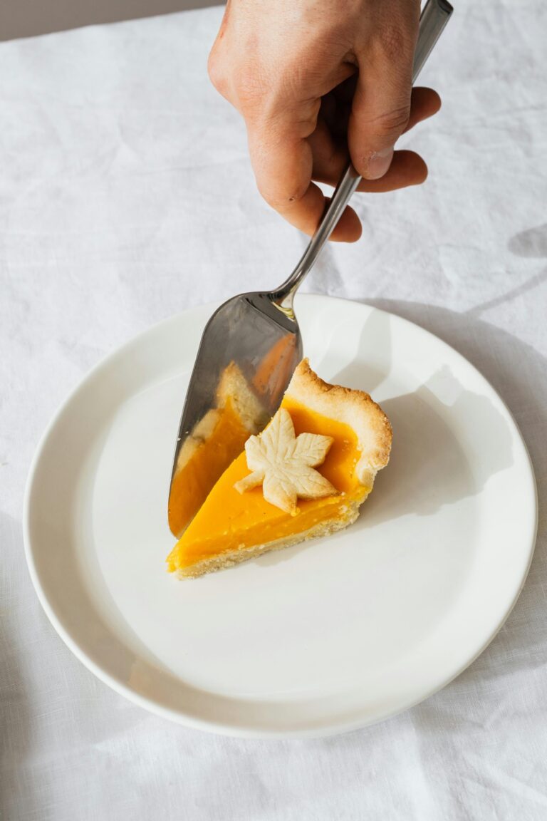 7 Minimalist Kitchen Essentials for Holiday Cooking That Maximize Space