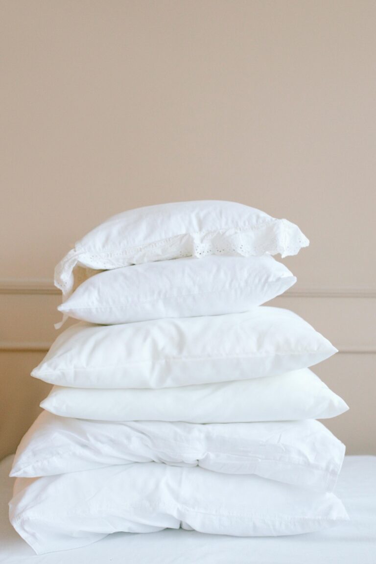 7 Ways to Transform Living Rooms Into Guest Bedrooms That Serve Multiple Needs