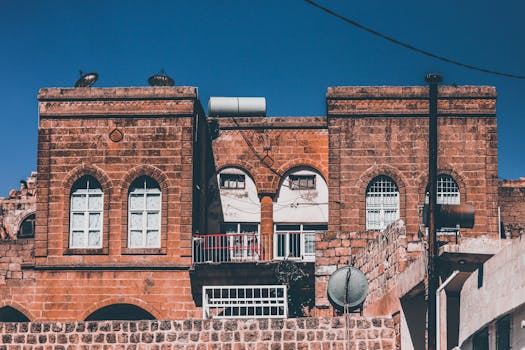 6 Best Solar Hot Water Systems For Alternative Living For Self-Reliance