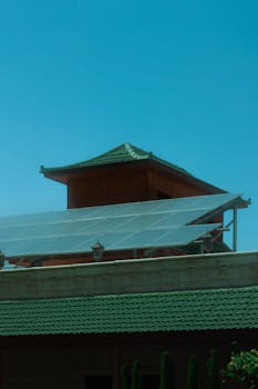 6 Best Solar-Powered Exhaust Fans For RVs That Support Self-Reliance