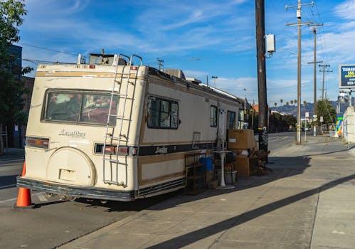 6 Best Window Sealants For RVs That Veteran Nomads Swear By
