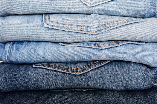 5 Best Laundry Folding Tools For Small Spaces That Maximize Every Inch