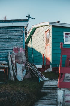 6 Best Storm Shutters For Apartment Windows For Ultimate Peace Of Mind